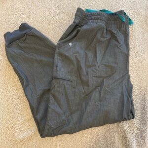 FIGS Women’s High Waisted Zamora Scrub Pant